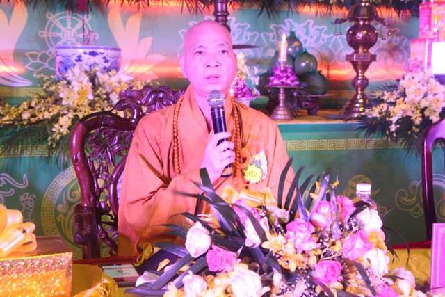 Thái Bình: Lễ hội bông hồng cài áo tại chùa Từ Xuyên