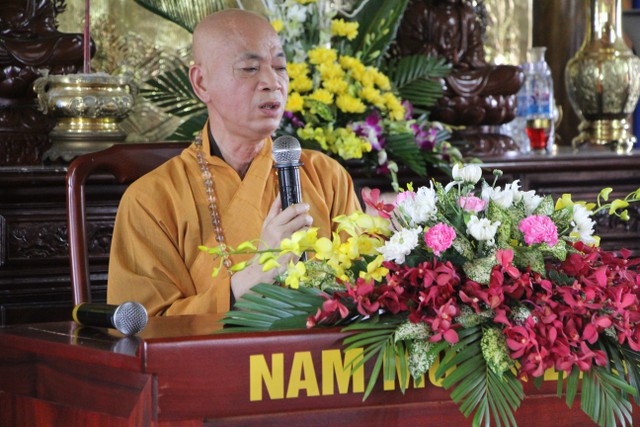 Thái Bình: Tân sinh viên về chùa Từ Xuyên học Phật pháp