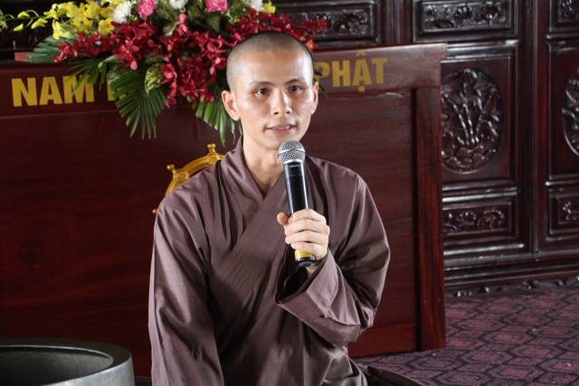 Thái Bình: Tân sinh viên về chùa Từ Xuyên học Phật pháp