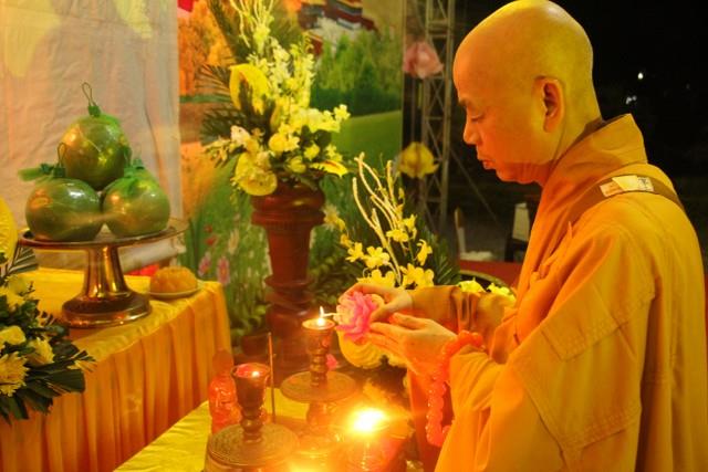 Thái Bình: Xúc động đêm thắp nến tri ân tại chùa Bụt Mọc