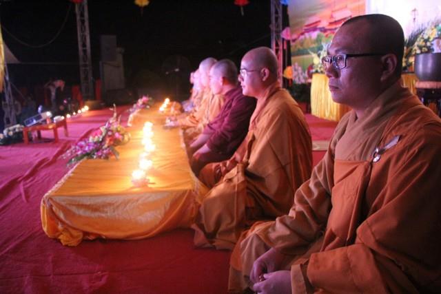 Thái Bình: Xúc động đêm thắp nến tri ân tại chùa Bụt Mọc