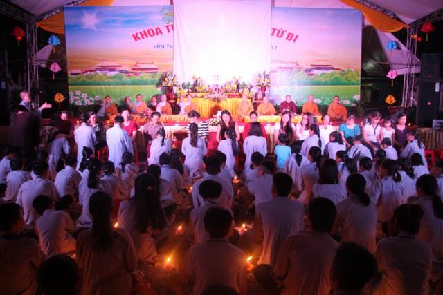 Thái Bình: Xúc động đêm thắp nến tri ân tại chùa Bụt Mọc
