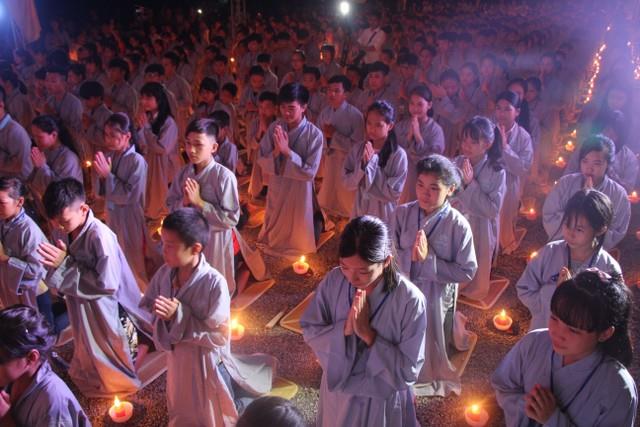 Thái Bình: Xúc động đêm thắp nến tri ân tại chùa Bụt Mọc