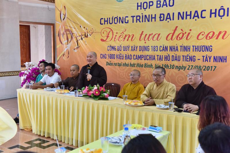 Họp báo chương trình đại nhạc hội “ Điểm tựa đời con” 2017