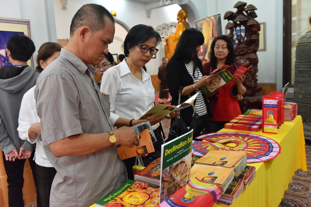 KHAI MẠC TRIỂN LÃM MỸ THUẬT PHẬT GIÁO “ HIỂU VÀ THƯƠNG”