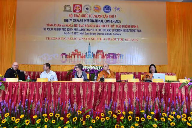 Ngày hội thảo thứ nhất: Vùng Asean và Nam Á: Nơi giao hòa của văn hóa và tôn giáo ở Đông Nam Á