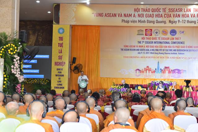 Ngày hội thảo thứ nhất: Vùng Asean và Nam Á: Nơi giao hòa của văn hóa và tôn giáo ở Đông Nam Á