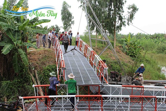Báo cáo khoa học định tính về ‘Kỹ sư chân đất’ xây cầu tình nghĩa