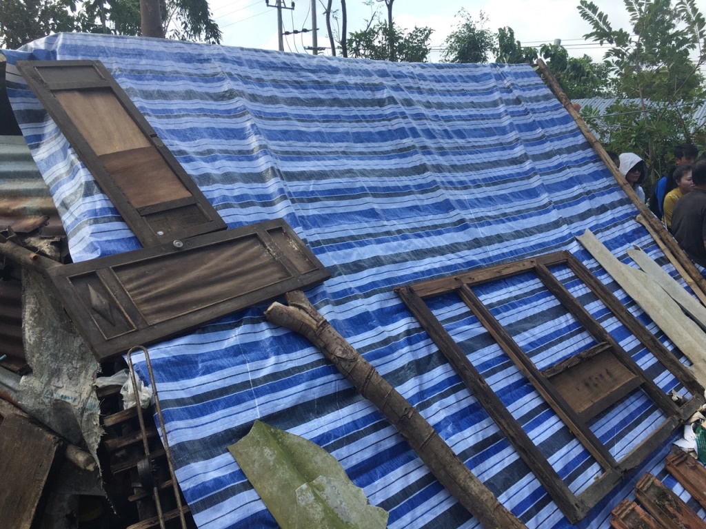 Lớp ĐTTX5 HVPGVN tại TP.HCM cứu trợ Phú Yên sau cơn bão (Damrey) số 12