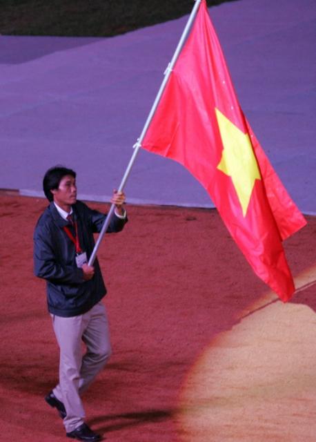 Nhớ Sea Games 26- 2011 Với Hình Ảnh Đức Phật Và Tháp Phước Duyên Chùa Thiên Mụ Của Đoàn Thể Thao Việt Nam