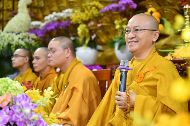 Chùa Giác Ngộ: Trang nghiêm lễ hằng thuận của Thanh Tuấn và Phương Anh