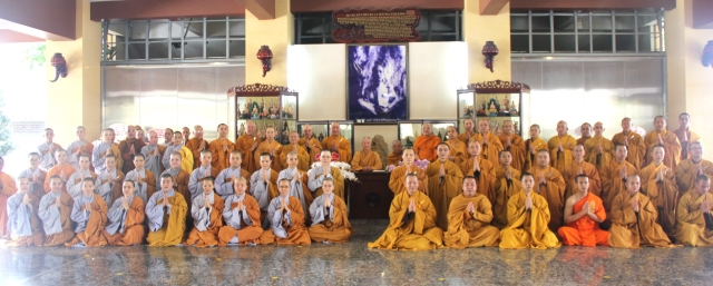 Hội đồng điều hành HVPGVN tại TP. HCM đảnh lễ khánh tuế HT. Thích Trí Quảng