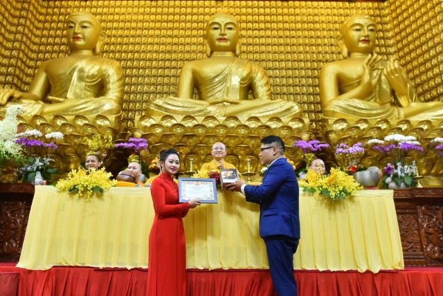 Chùa Giác Ngộ: Ấm áp lễ hằng thuận của Nguyễn Khánh Duy và Vũ Thị Ngọc