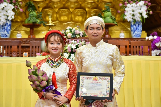 Chùa Giác Ngộ: Trang nghiêm lễ hằng thuận của Công Vạn và Lâm Như