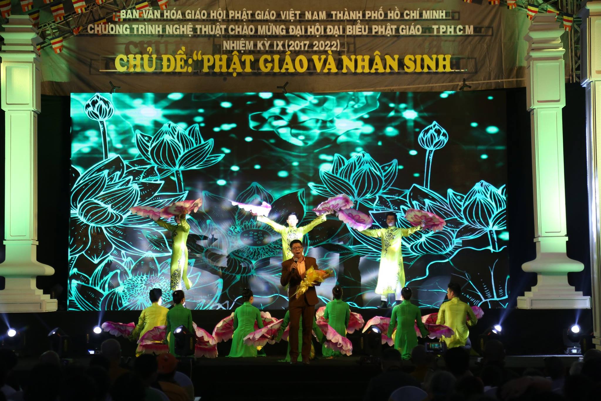 TP. HCM : Tưng bừng đêm nhạc &quot;Phật giáo và nhân sinh &quot;