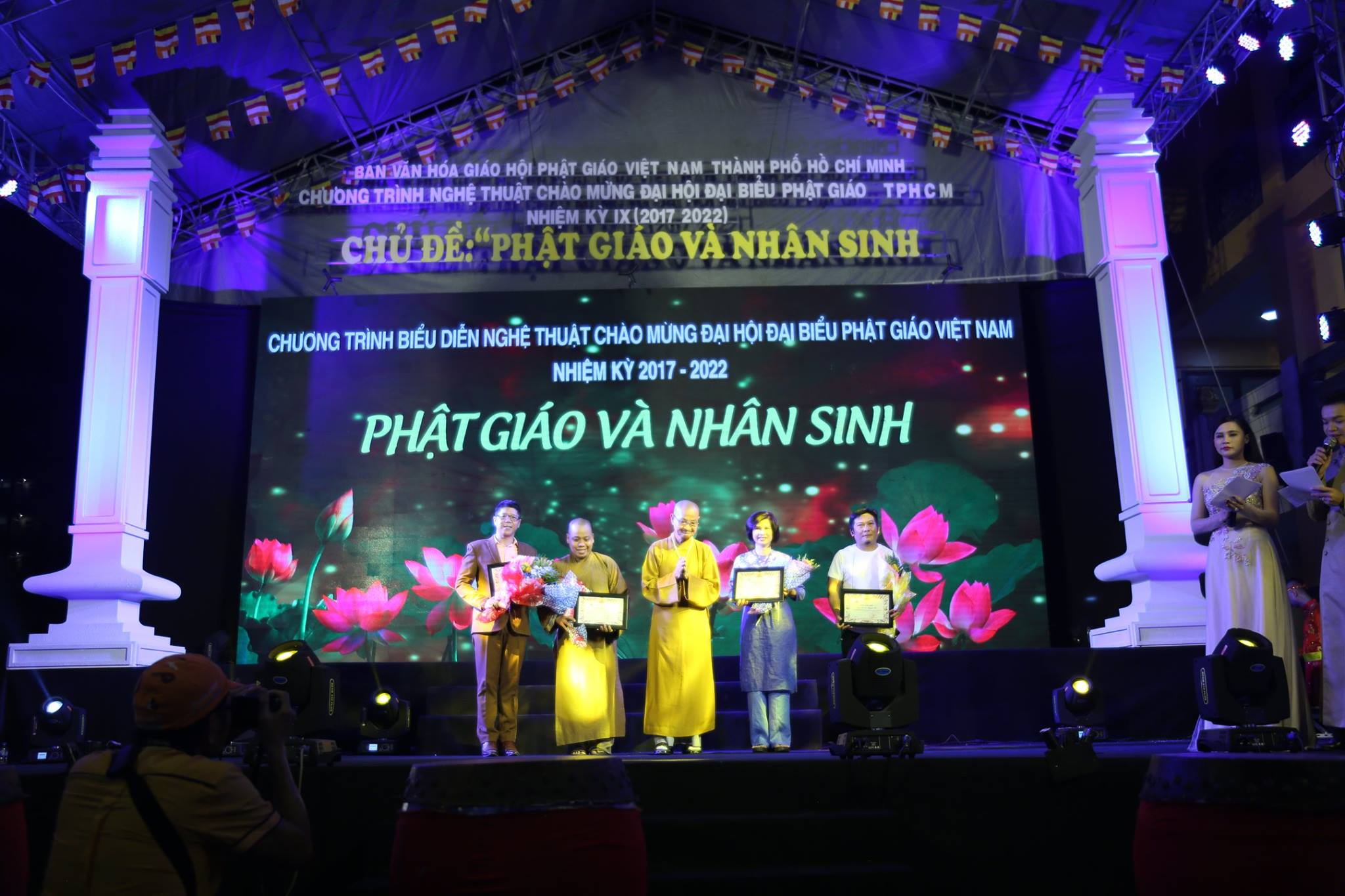 TP. HCM : Tưng bừng đêm nhạc &quot;Phật giáo và nhân sinh &quot;