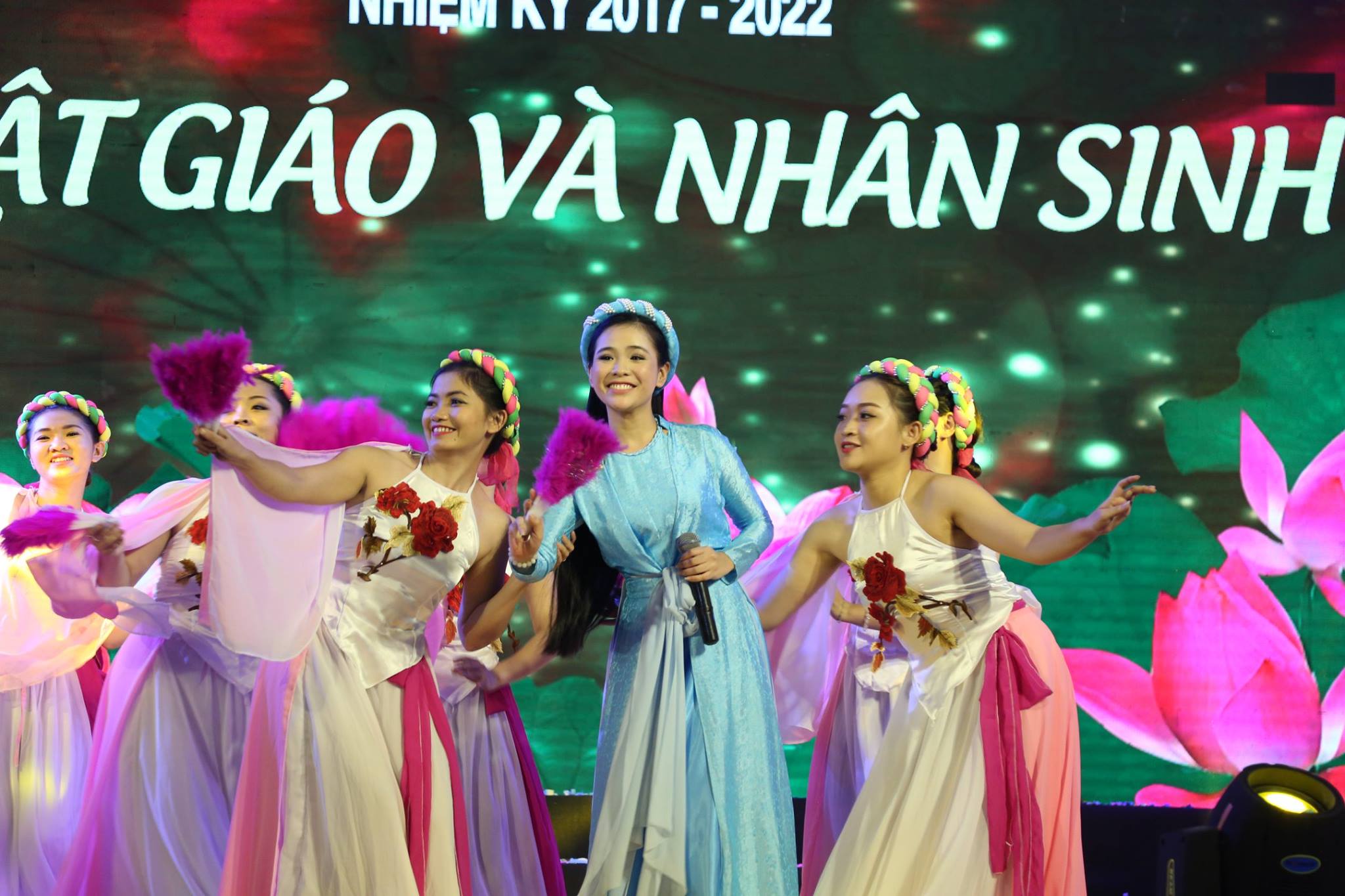 TP. HCM : Tưng bừng đêm nhạc &quot;Phật giáo và nhân sinh &quot;