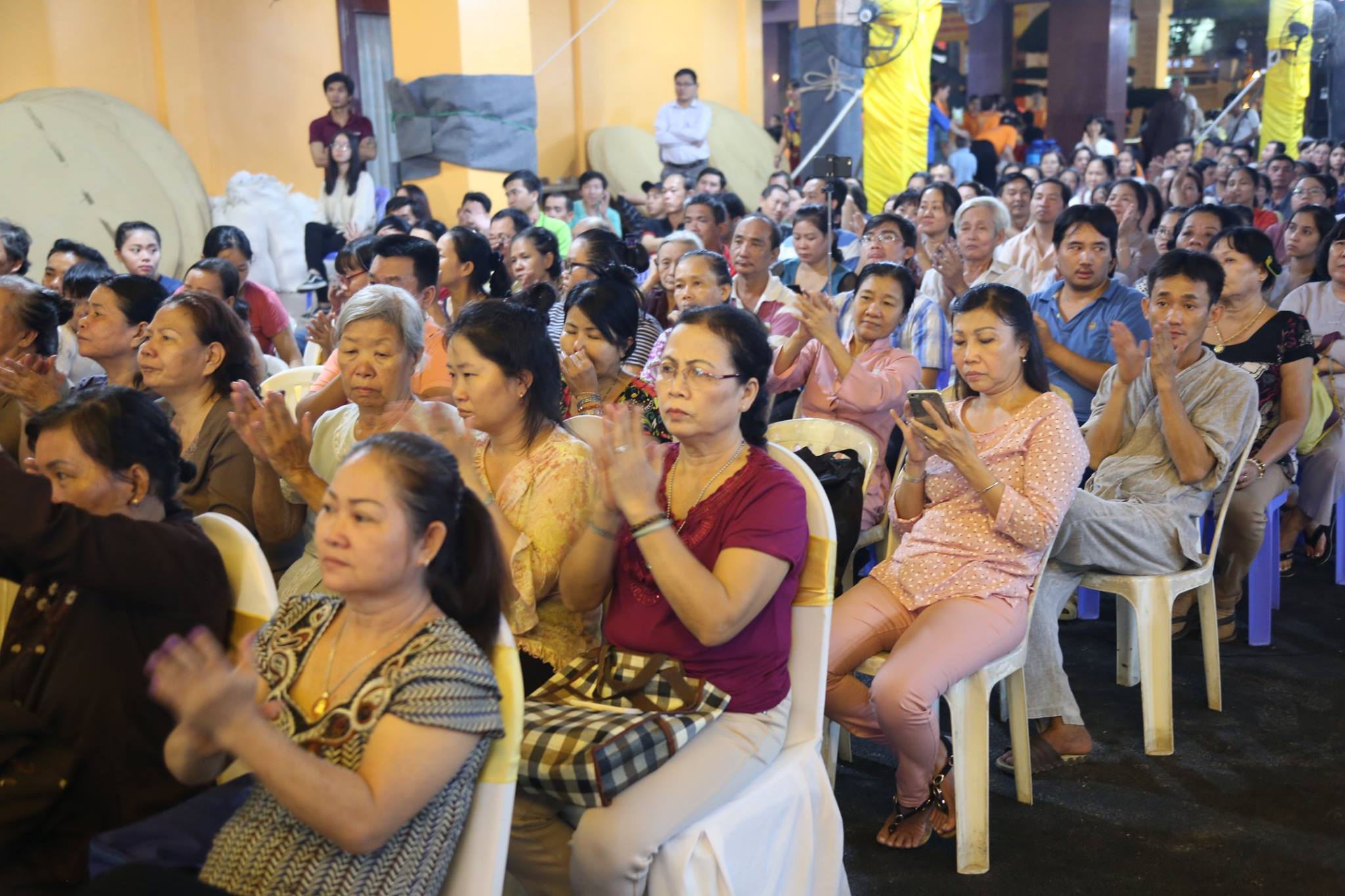 TP. HCM : Tưng bừng đêm nhạc &quot;Phật giáo và nhân sinh &quot;