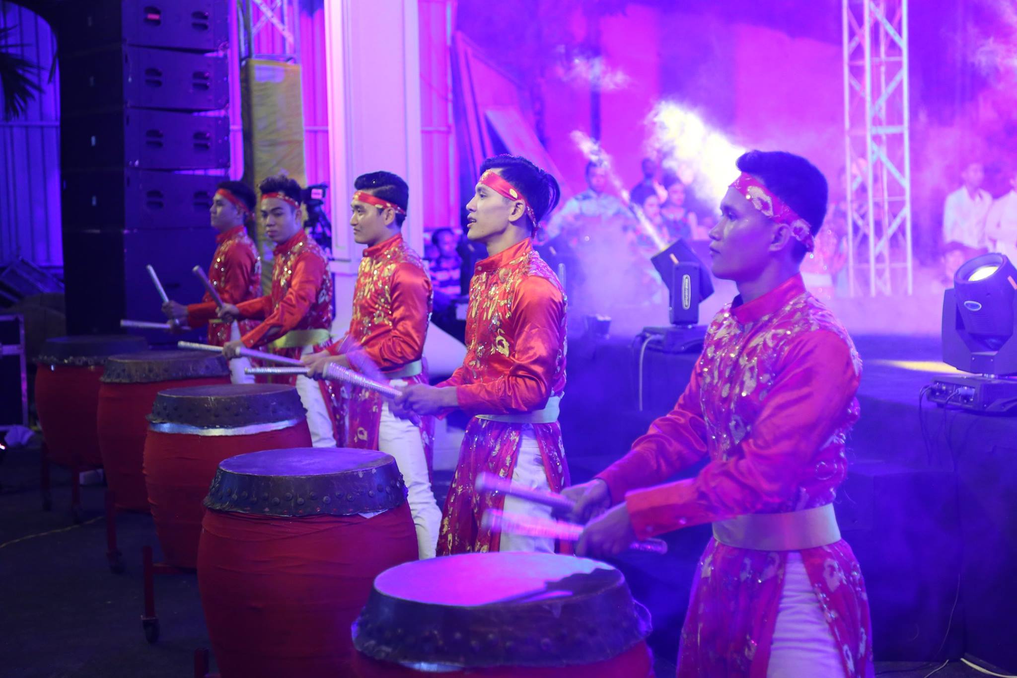 TP. HCM : Tưng bừng đêm nhạc &quot;Phật giáo và nhân sinh &quot;