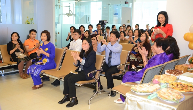 TT. Thích Nhật Từ thuyết giảng trong lễ ra mắt thư viện sách tại Trung tâm Y khoa Hợp Nhân
