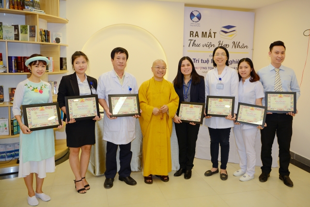 TT. Thích Nhật Từ thuyết giảng trong lễ ra mắt thư viện sách tại Trung tâm Y khoa Hợp Nhân