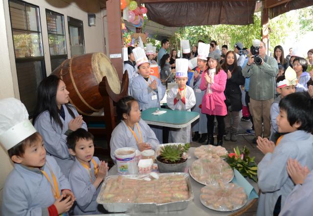 Chùa Đức Viên  San Jose ( Hoa Kỳ ) Tổ Chức Lễ Bế Mạc Khoá Tu Thiếu Nhi Mùa Đông Năm 2017