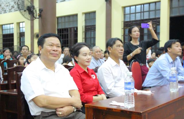 Bình Dương: Đêm Hội Trăng Rằm tại chùa Hội Khánh.