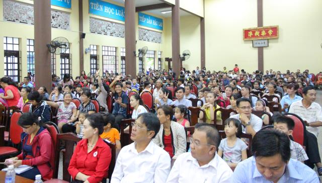 Bình Dương: Đêm Hội Trăng Rằm tại chùa Hội Khánh.