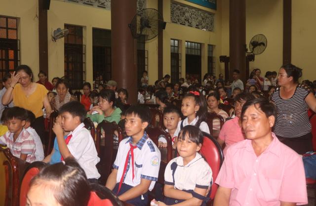 Bình Dương: Đêm Hội Trăng Rằm tại chùa Hội Khánh.