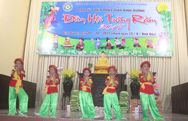 Bình Dương: Đêm Hội Trăng Rằm tại chùa Hội Khánh.