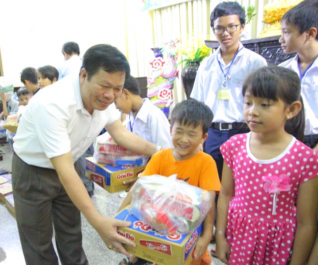Bình Dương: Đêm Hội Trăng Rằm tại chùa Hội Khánh.