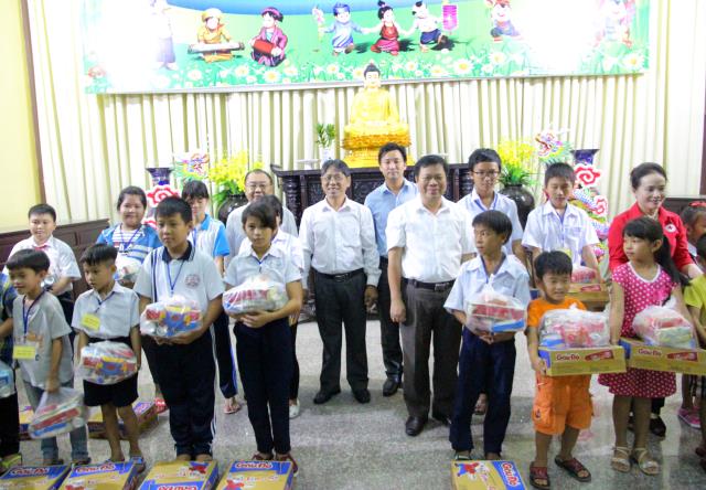 Bình Dương: Đêm Hội Trăng Rằm tại chùa Hội Khánh.