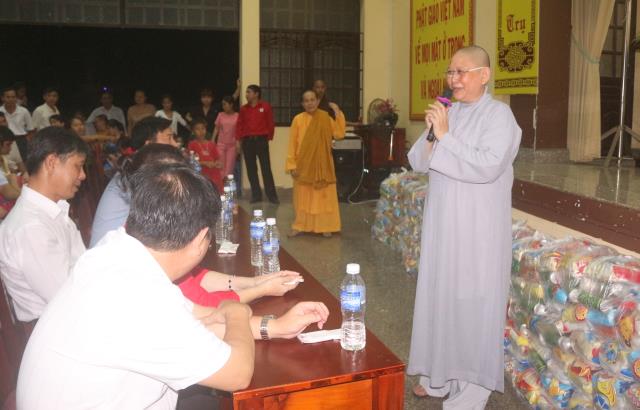 Bình Dương: Đêm Hội Trăng Rằm tại chùa Hội Khánh.