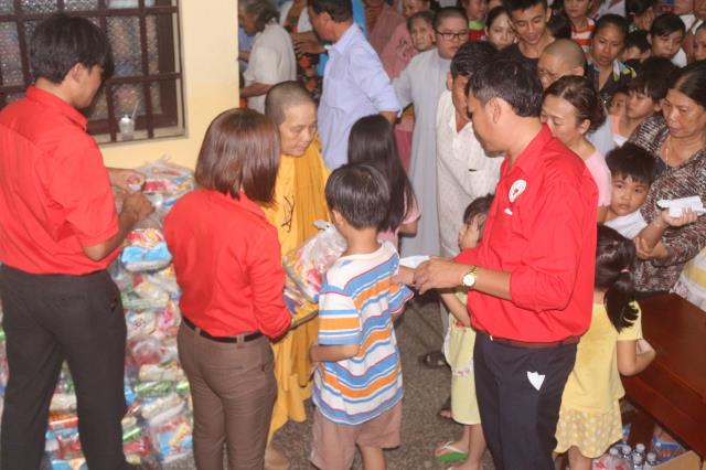 Bình Dương: Đêm Hội Trăng Rằm tại chùa Hội Khánh.