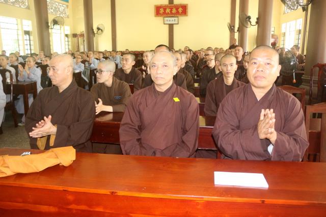 Bình Dương: Lễ trao học bổng cho các Tăng Ni sinh Trường TCPH tỉnh Bình Dương.