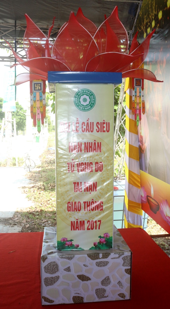 Chùm ảnh: Trước ngày diễn ra Đại lễ cầu siêu các nạn nhân tử vong do TNGT