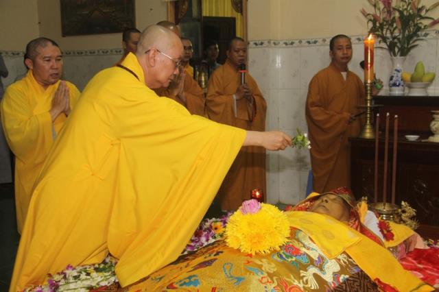 Đồng Tháp: Lễ nhập kim quan cố Hòa thượng Thích Chơn Thành