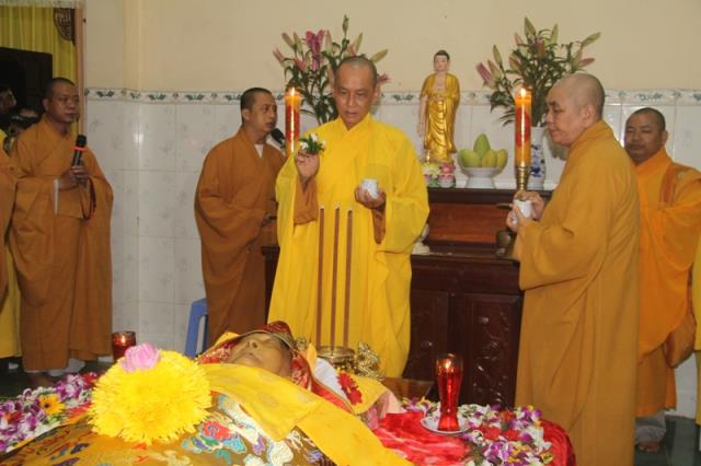 Đồng Tháp: Lễ nhập kim quan cố Hòa thượng Thích Chơn Thành