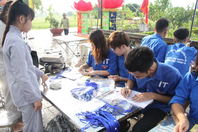 Thái Bình: Gần 200 bạn trẻ về chùa Phú Xuân