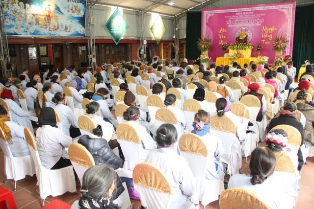 Thái Bình: Người khuyết tật về chùa Từ Xuyên nghe  pháp