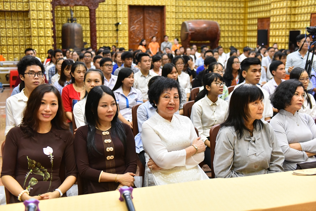 163 sinh viên từ 32 trường Đại học nhận học bổng Đạo Phật ngày nay