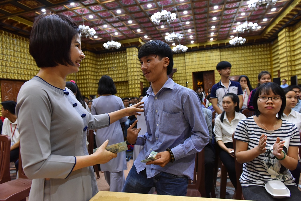 163 sinh viên từ 32 trường Đại học nhận học bổng Đạo Phật ngày nay