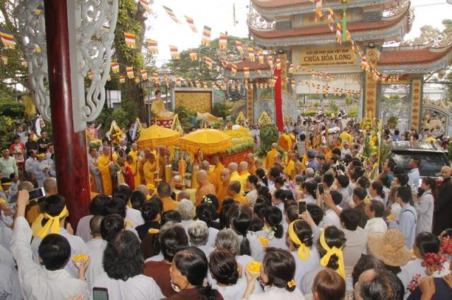 Đồng Tháp: Lễ cung tống kim quan HT. Thích Chơn Thành nhập bảo tháp