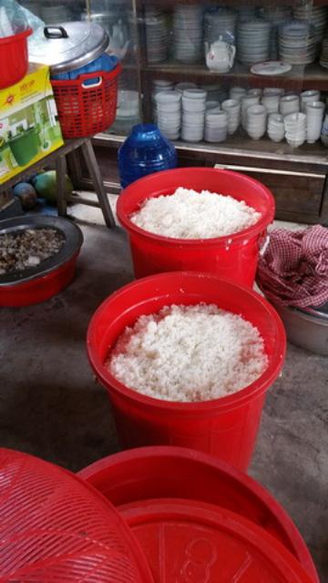 Cơm từ thiện - ấm lòng bệnh nhân nghèo