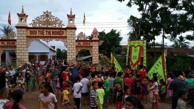 Vui hội Trăng Rằm tại chùa Hưng Long.