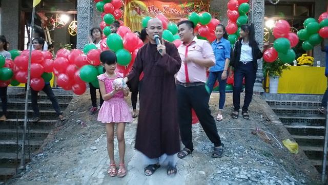 Vui hội Trăng Rằm tại chùa Hưng Long.