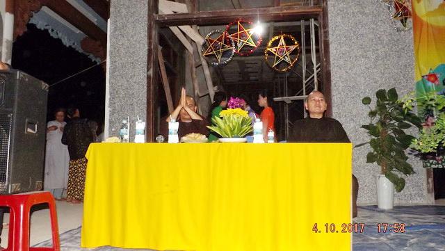 Vui hội Trăng Rằm tại chùa Hưng Long.