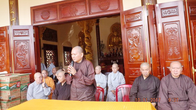 Chùa Phước Viên và Lâm Quang tặng quà từ thiện