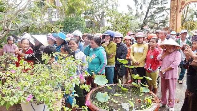 Chùa Phật Ấn đến với bà con vùng bão lũ.