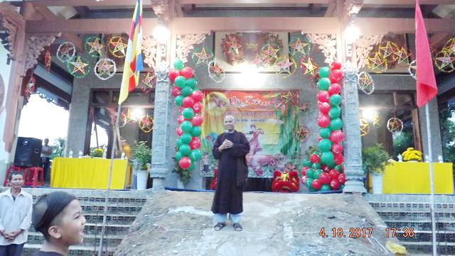 Vui hội Trăng Rằm tại chùa Hưng Long.